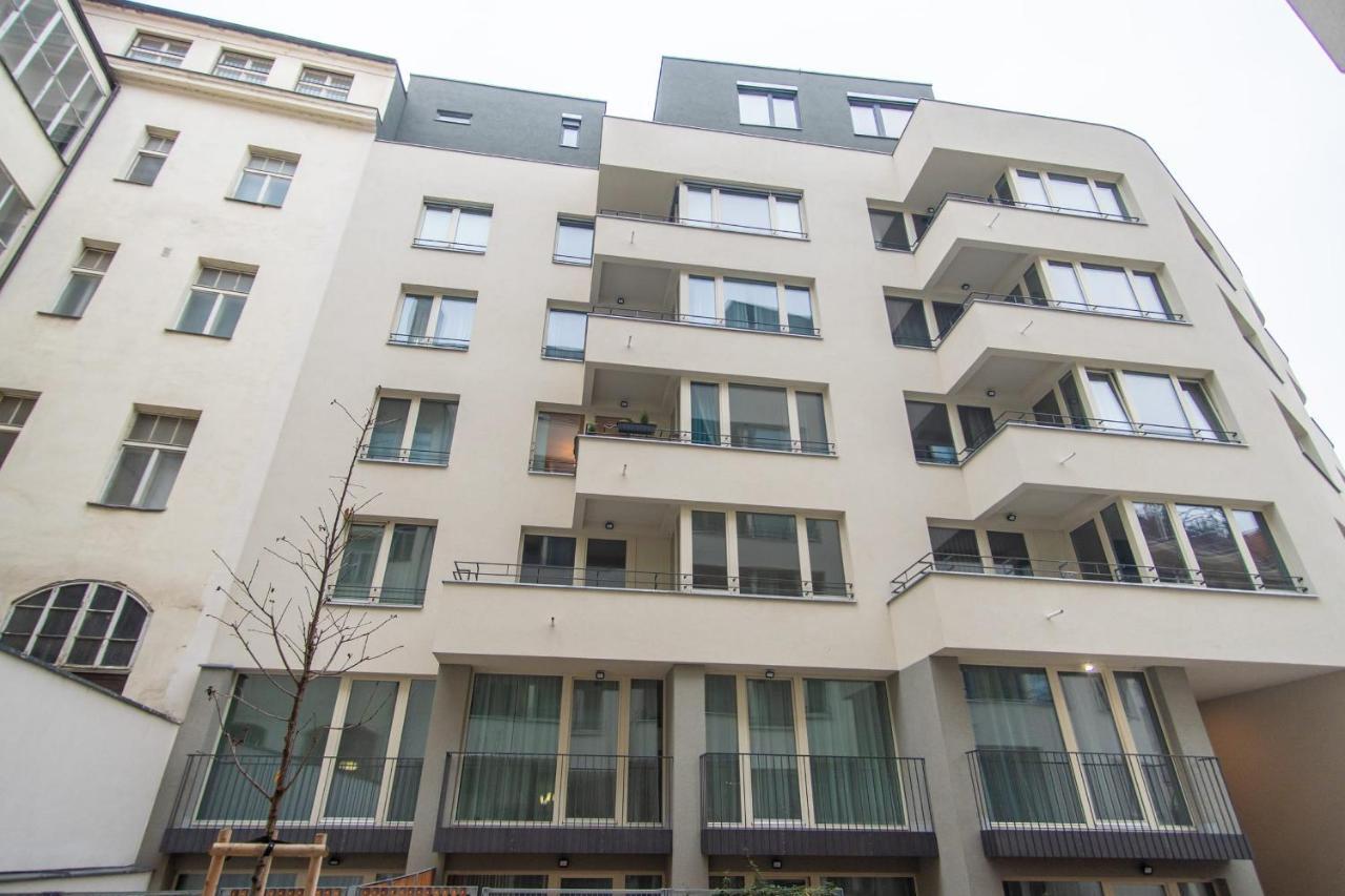Apartment With Balcony Praga Zewnętrze zdjęcie