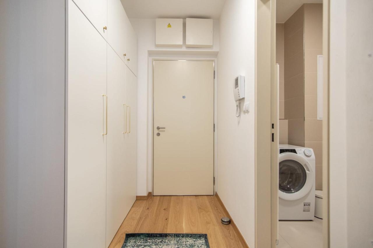 Apartment With Balcony Praga Zewnętrze zdjęcie