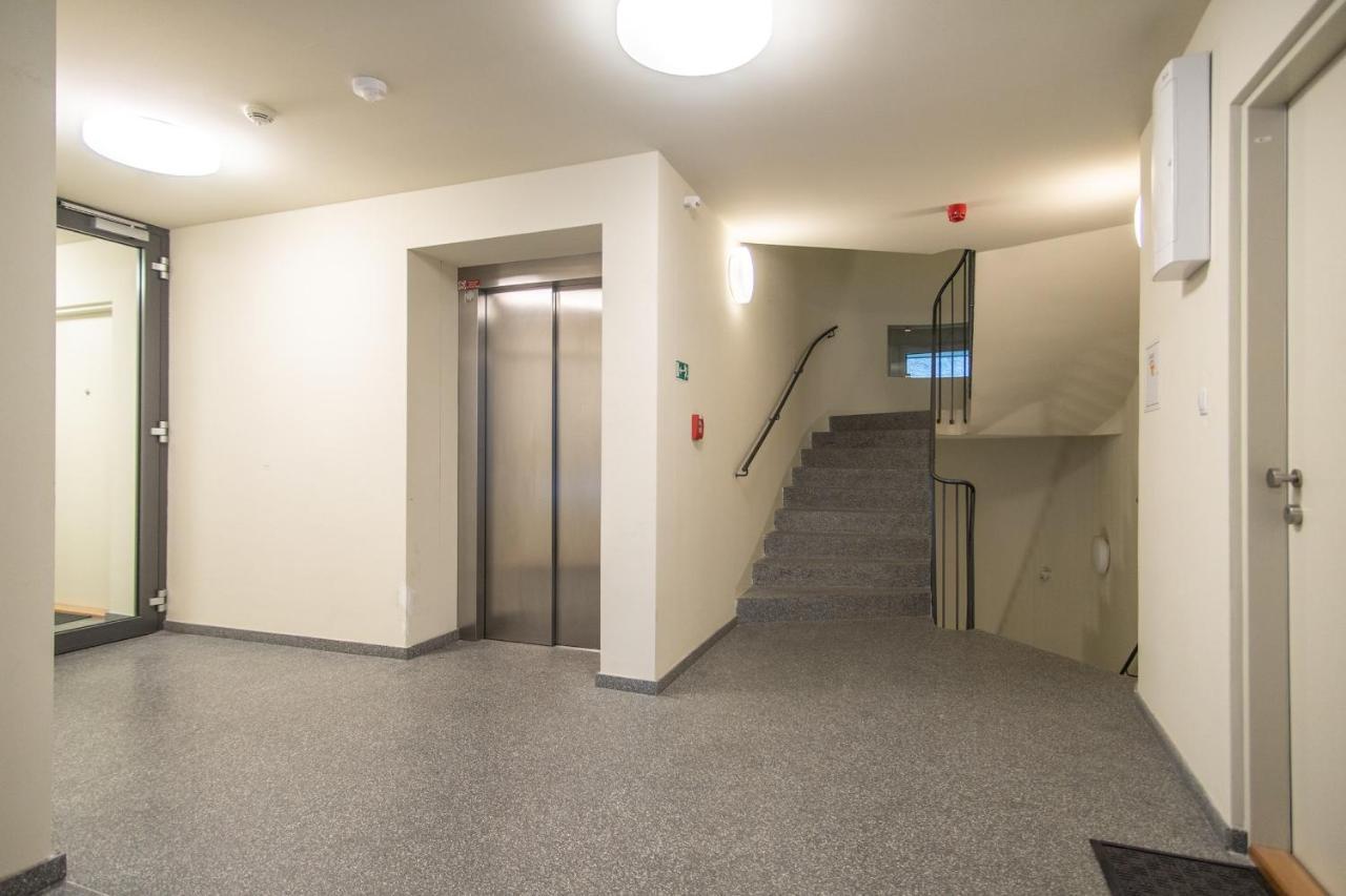 Apartment With Balcony Praga Zewnętrze zdjęcie