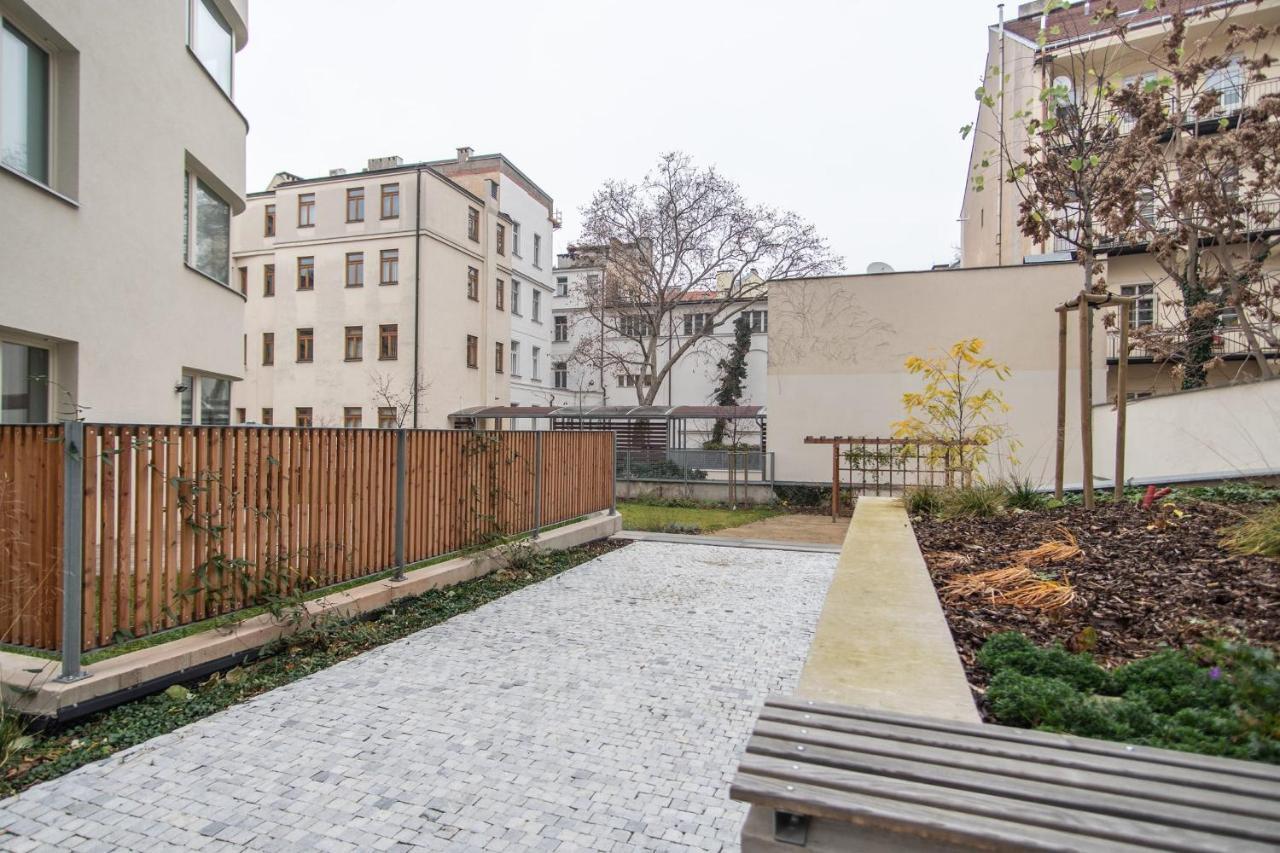 Apartment With Balcony Praga Zewnętrze zdjęcie